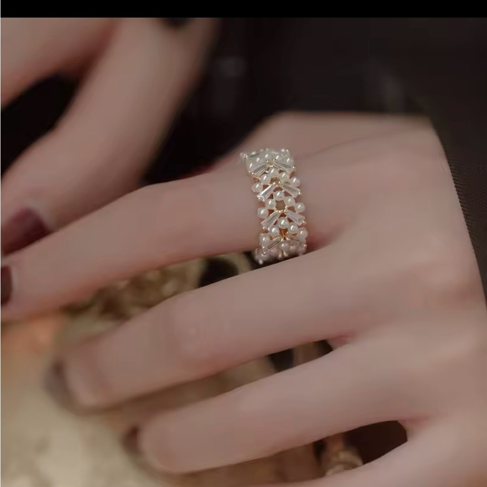 High Quality Pearl Zircon Ring